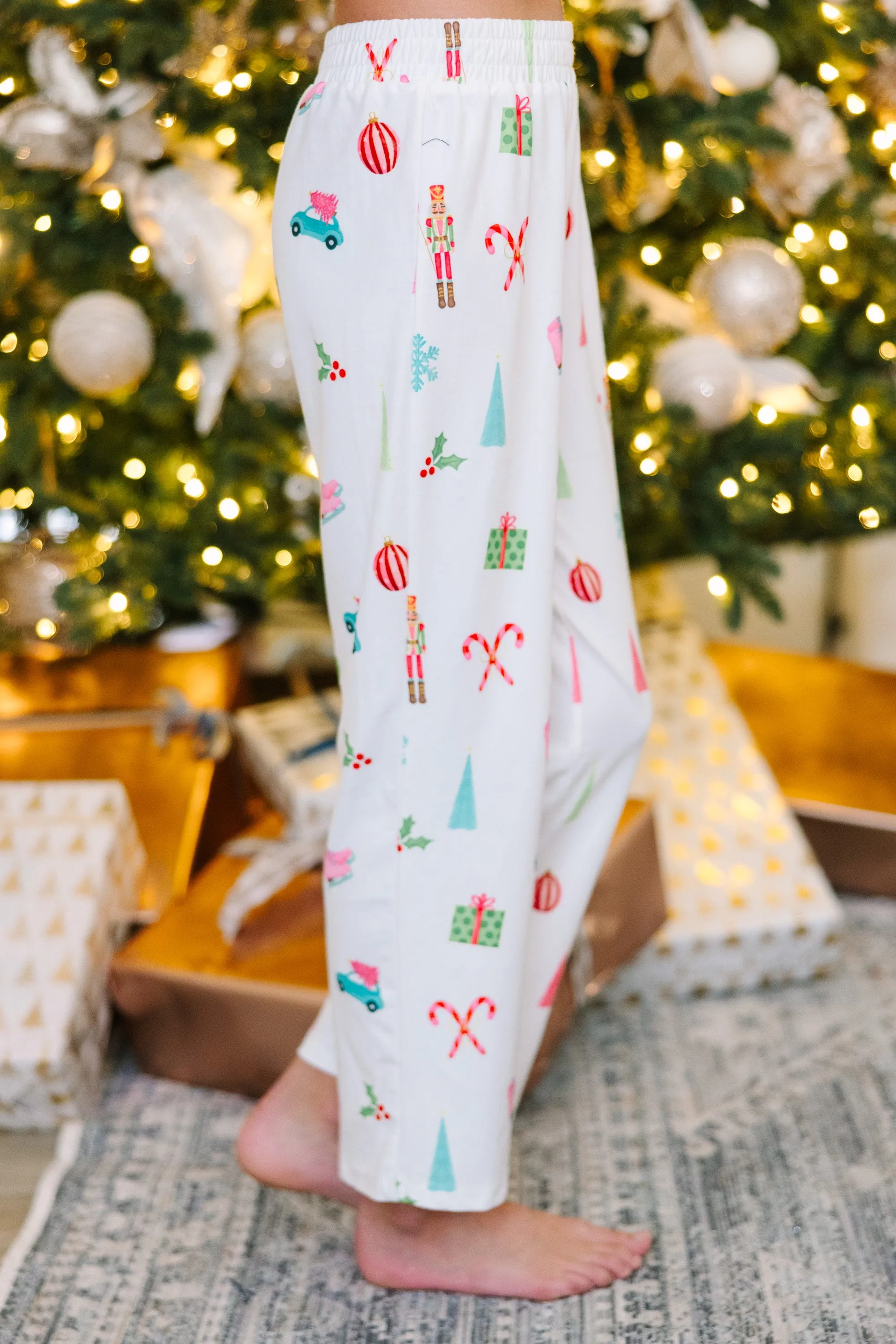 Girls: Staying In White Holiday Print L/S Pajama Set